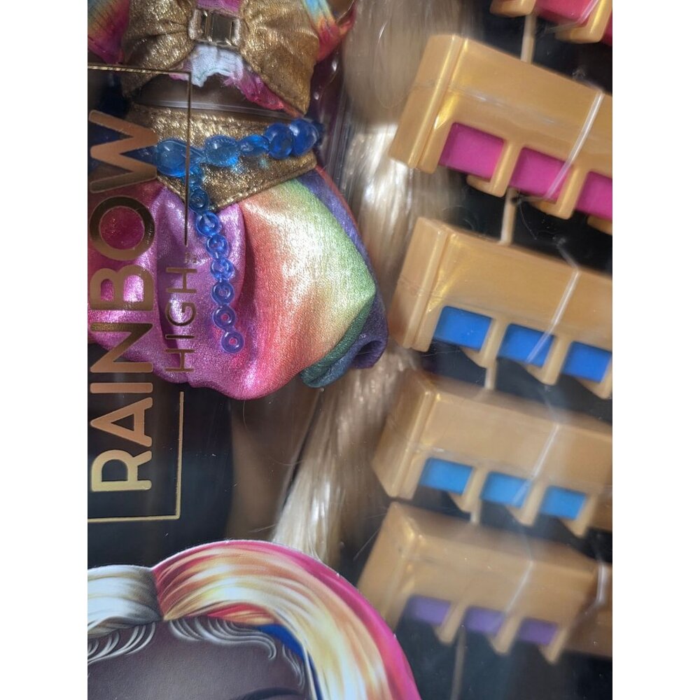 Rainbow High Design Studio Hair Chalk & Style Fashion Doll Set - Picture 4 of 9